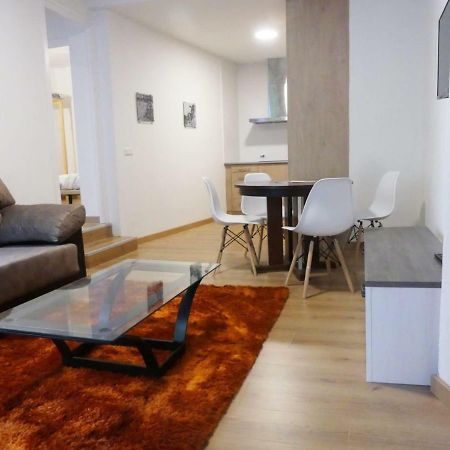 Apt 2 Acollidor Al Centre Historic De Vic Aptgarbi Dış mekan fotoğraf
