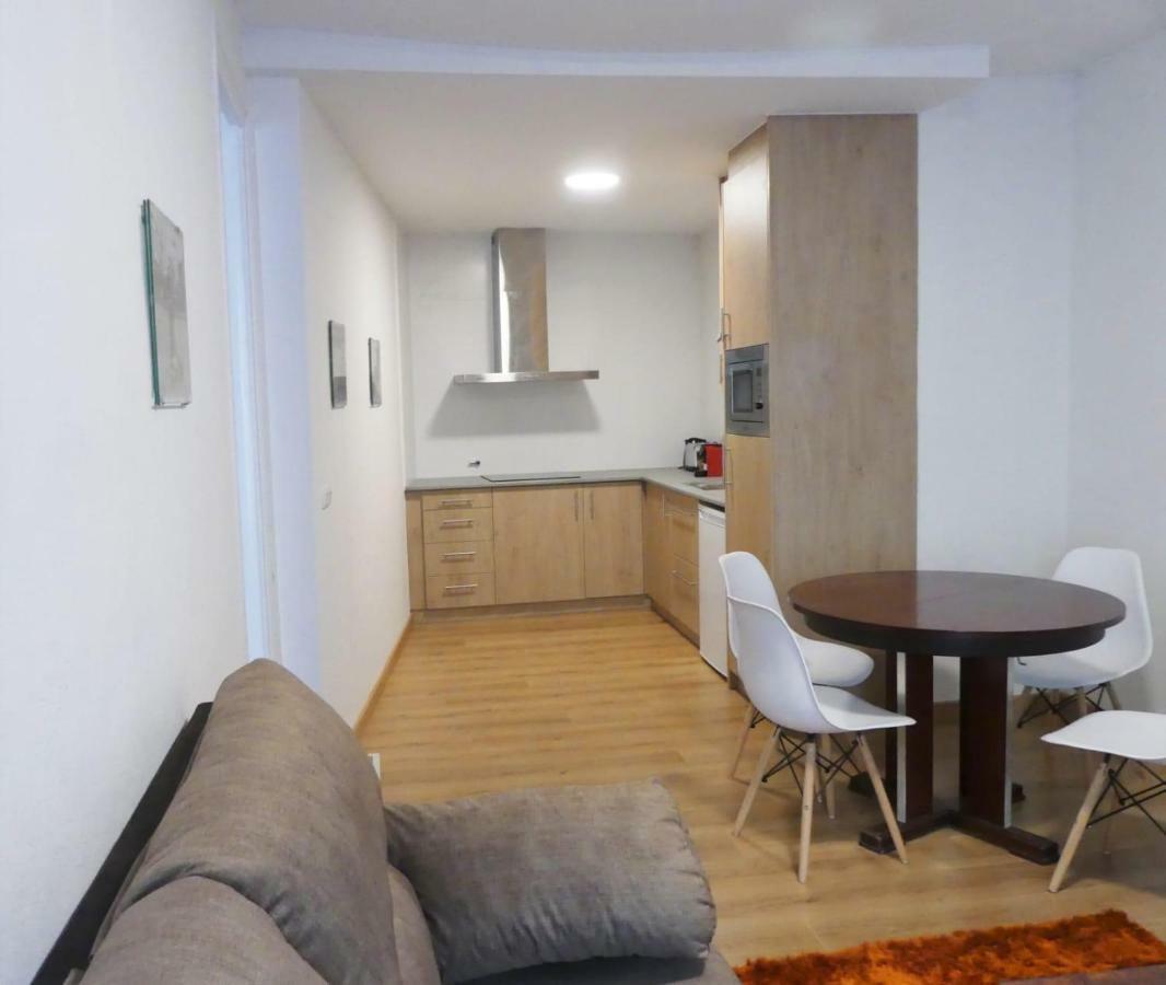 Apt 2 Acollidor Al Centre Historic De Vic Aptgarbi Dış mekan fotoğraf