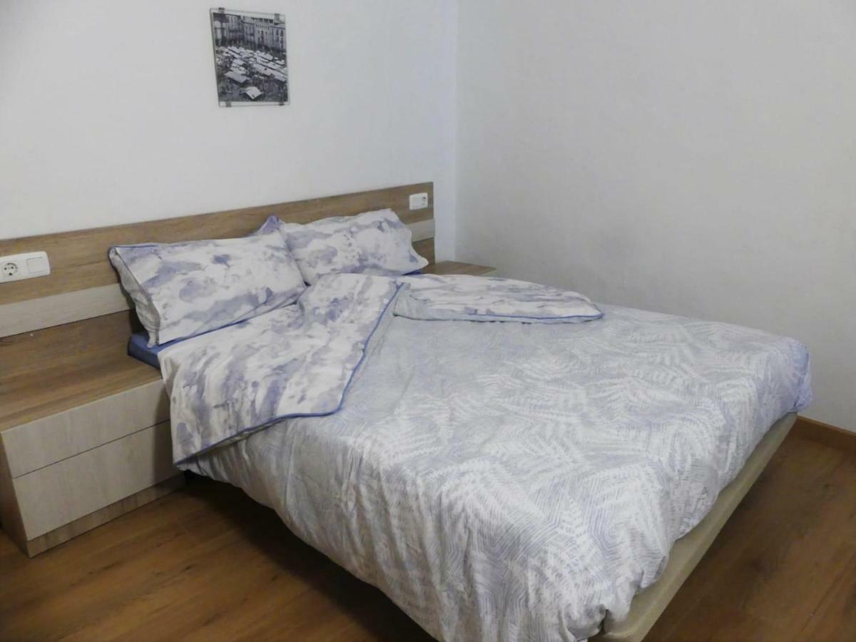 Apt 2 Acollidor Al Centre Historic De Vic Aptgarbi Dış mekan fotoğraf