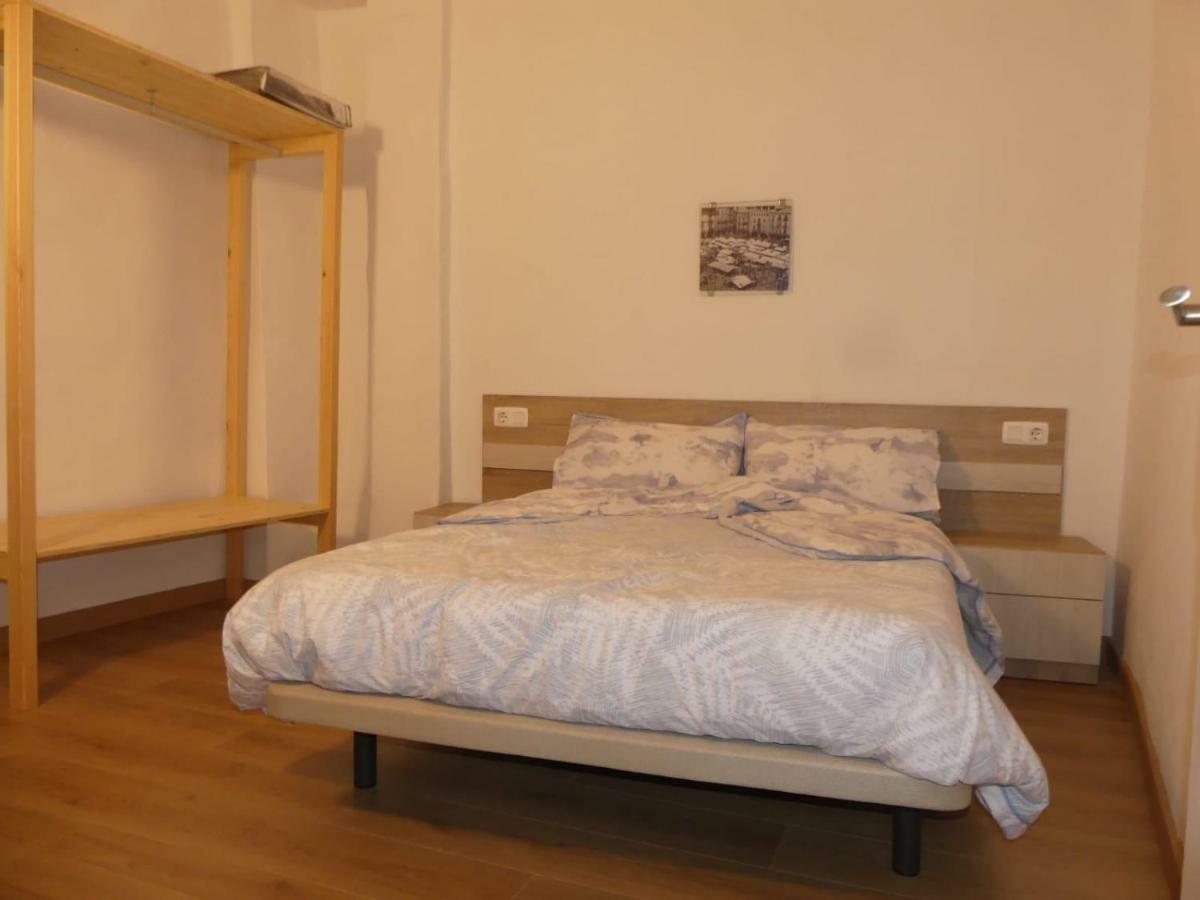 Apt 2 Acollidor Al Centre Historic De Vic Aptgarbi Dış mekan fotoğraf
